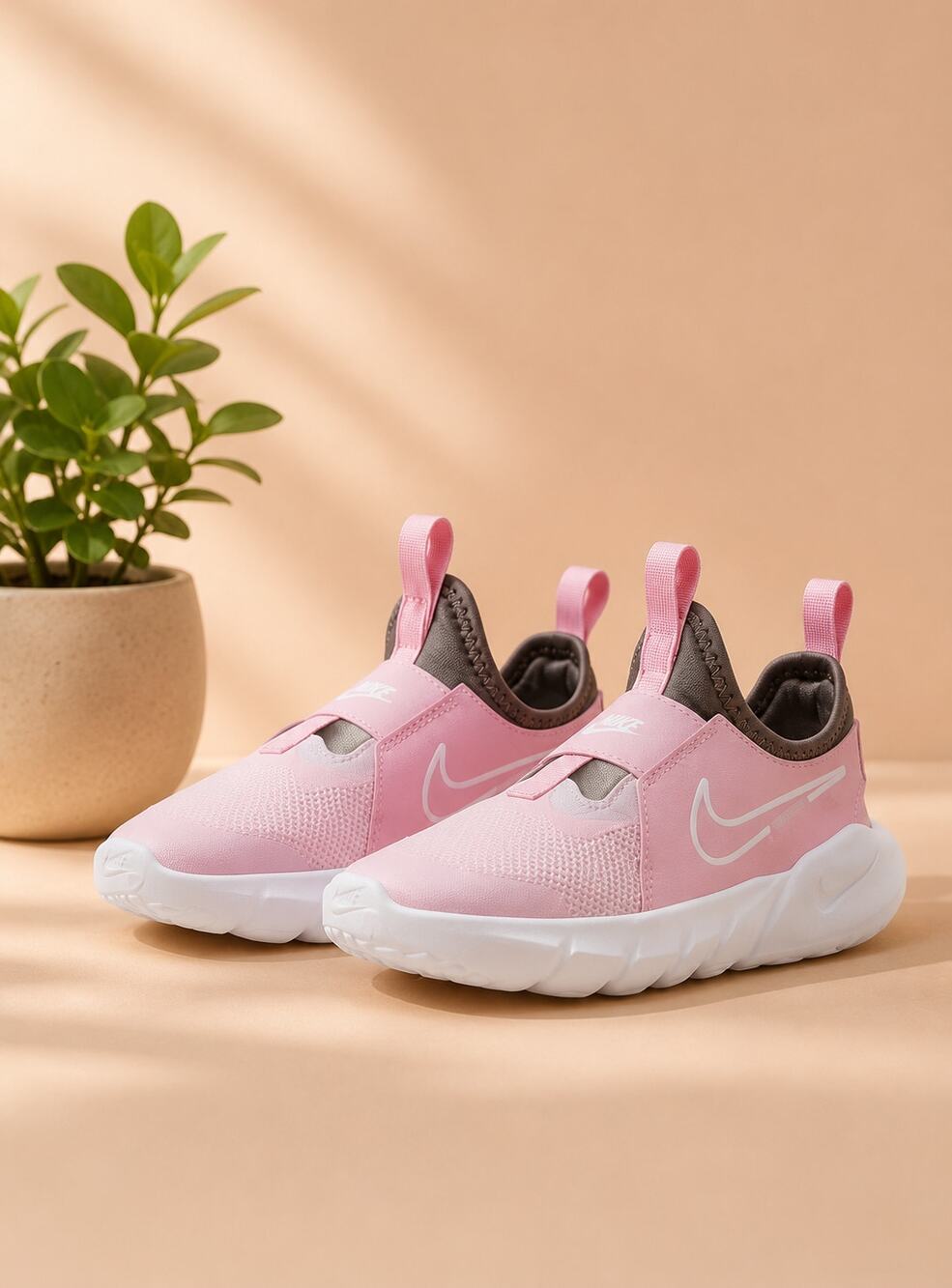 USED Nike unisex' BABY Nike Flex Runner 2 Jp Trainers, Pink/White-8C US
